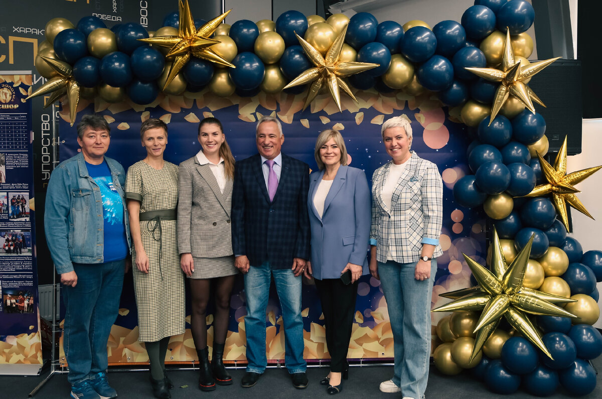 Ольга Мельник, Анна Халманских, Виктория Сливко, Леонид Гурьев, Луиза Носкова, Галина Куклева 