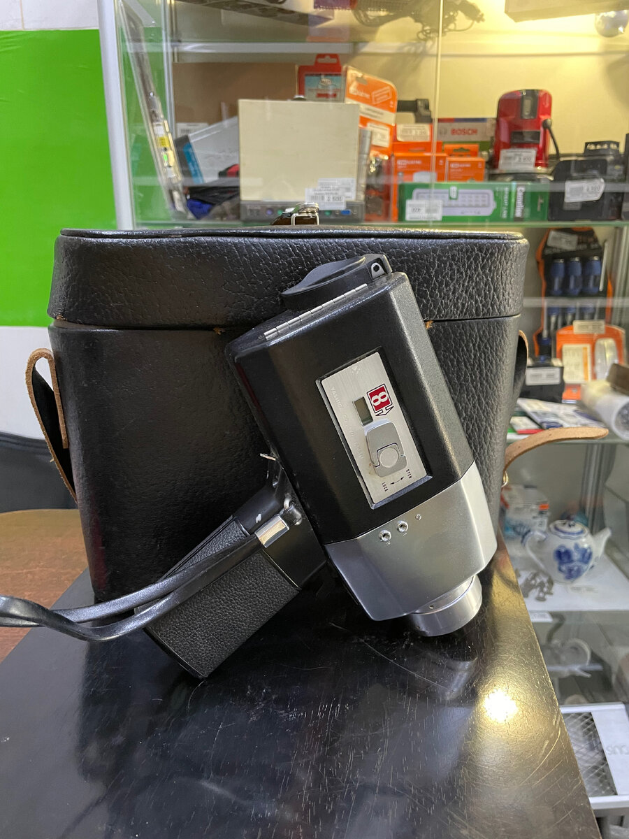 По собранной мною информации , эта видеокамера выпускалась с 1968 по 1971 