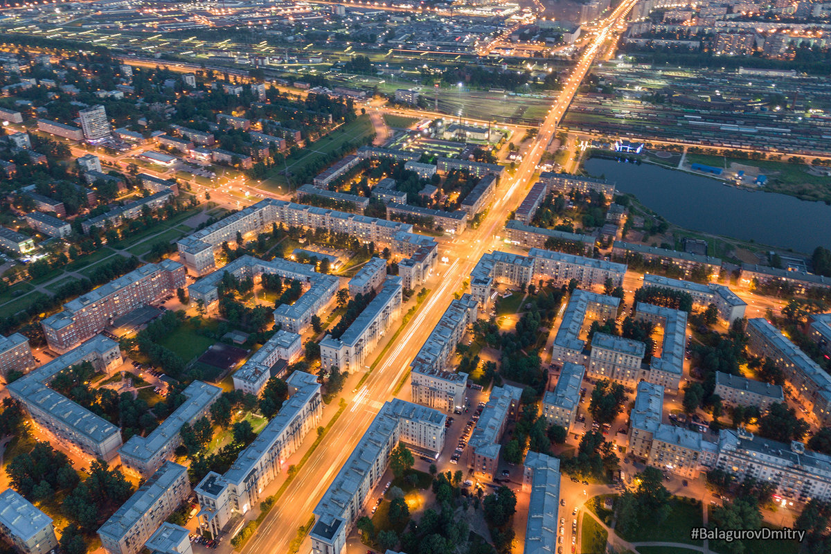 Районы санкт петербурга фото. Невский район Санкт-Петербурга. Парадный Невский район Санкт-Петербурга. Санкт-Петербург Невский район улицы. Площадь Невского района Санкт-Петербурга.