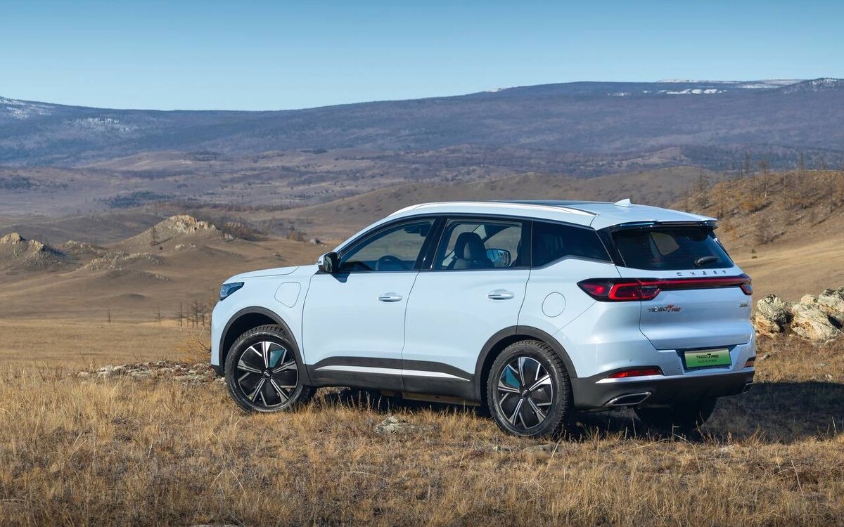 На фото: Гибридный кроссовер Chery Tiggo 7 Pro Plug-in Hybrid