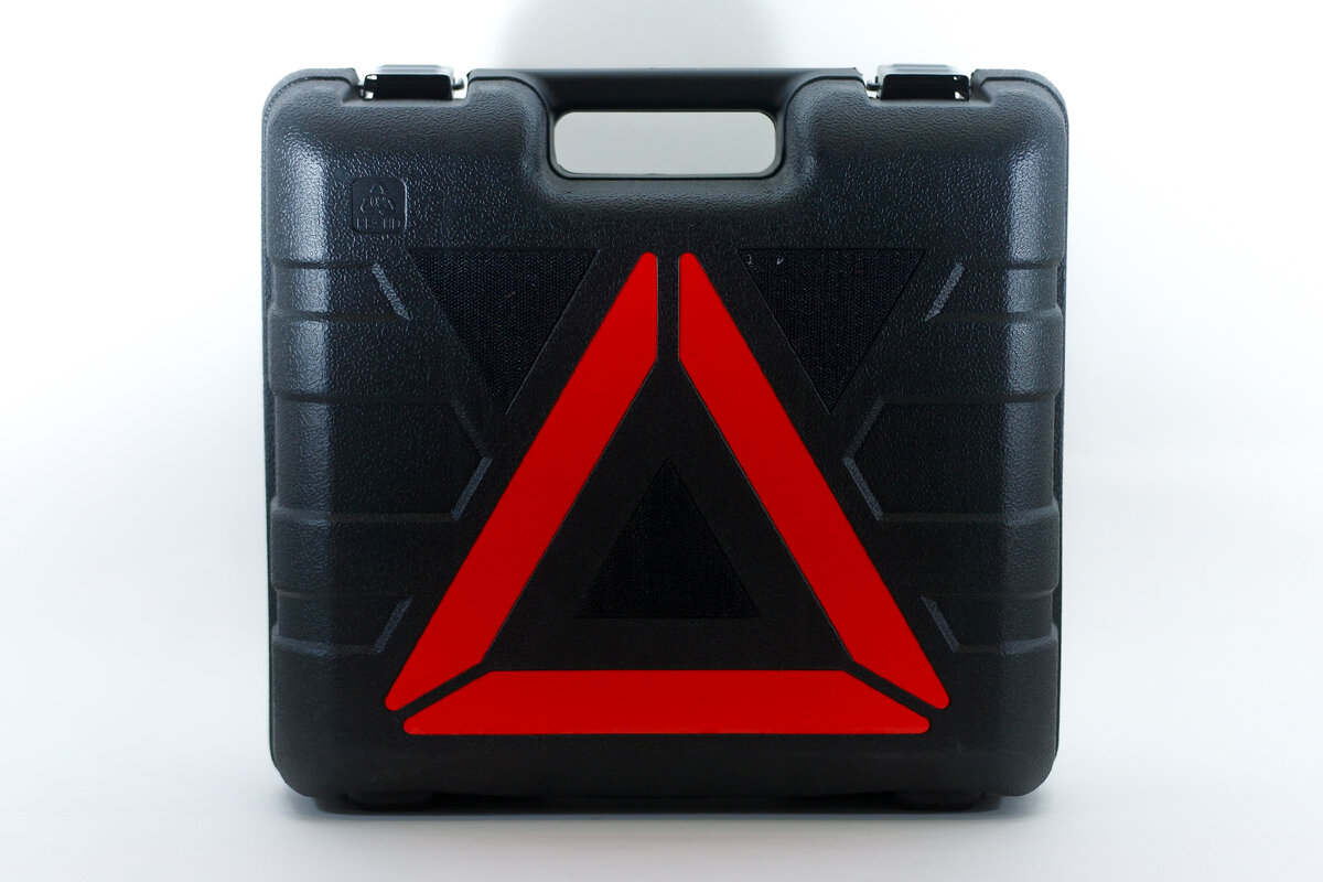 В сегодняшнем обзоре я познакомлю вас с чемоданчиком, который пригодится любому автомобилисту.-3