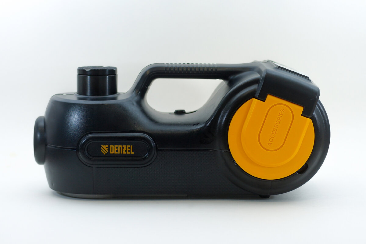 В сегодняшнем обзоре я познакомлю вас с чемоданчиком, который пригодится любому автомобилисту.-5