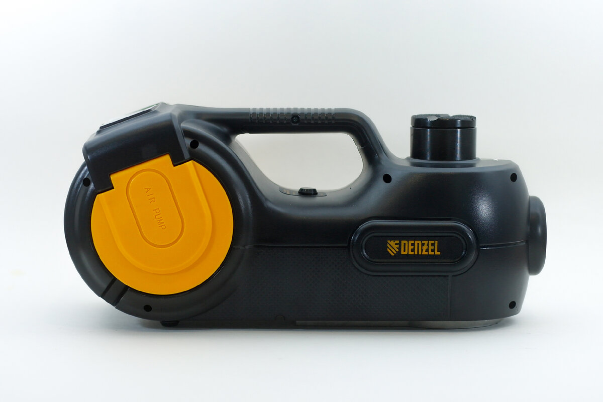 В сегодняшнем обзоре я познакомлю вас с чемоданчиком, который пригодится любому автомобилисту.-6