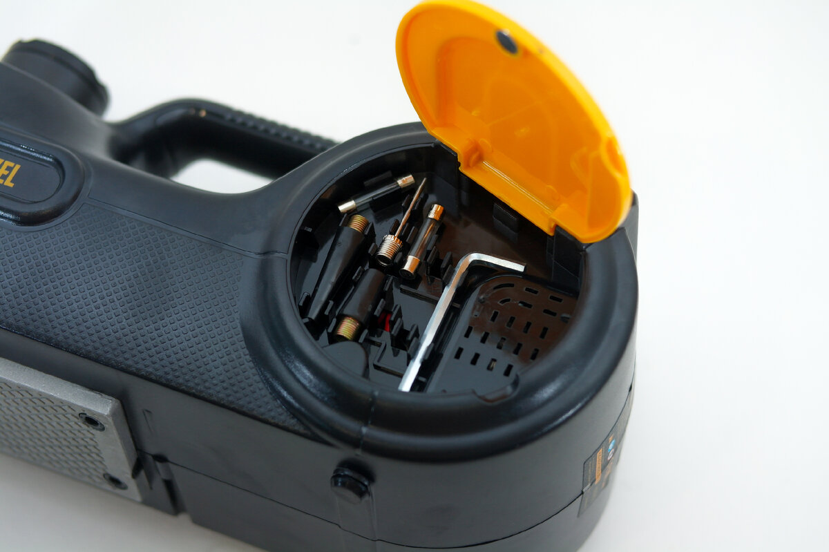 В сегодняшнем обзоре я познакомлю вас с чемоданчиком, который пригодится любому автомобилисту.-10-2