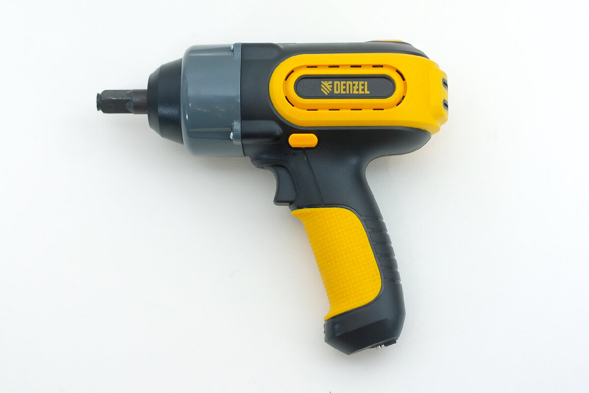 В сегодняшнем обзоре я познакомлю вас с чемоданчиком, который пригодится любому автомобилисту.-13