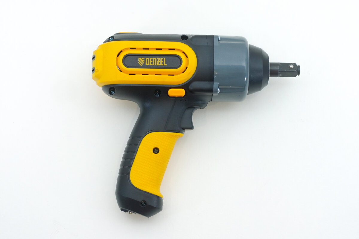 В сегодняшнем обзоре я познакомлю вас с чемоданчиком, который пригодится любому автомобилисту.-13-2