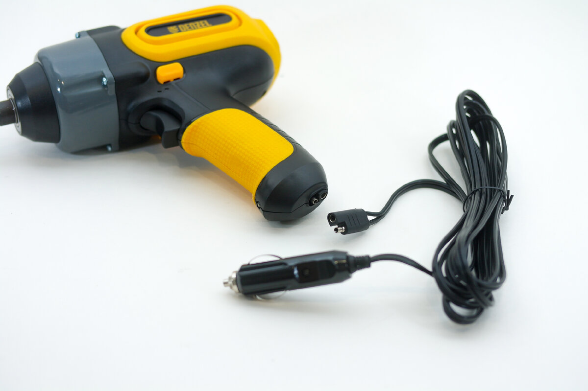 В сегодняшнем обзоре я познакомлю вас с чемоданчиком, который пригодится любому автомобилисту.-17