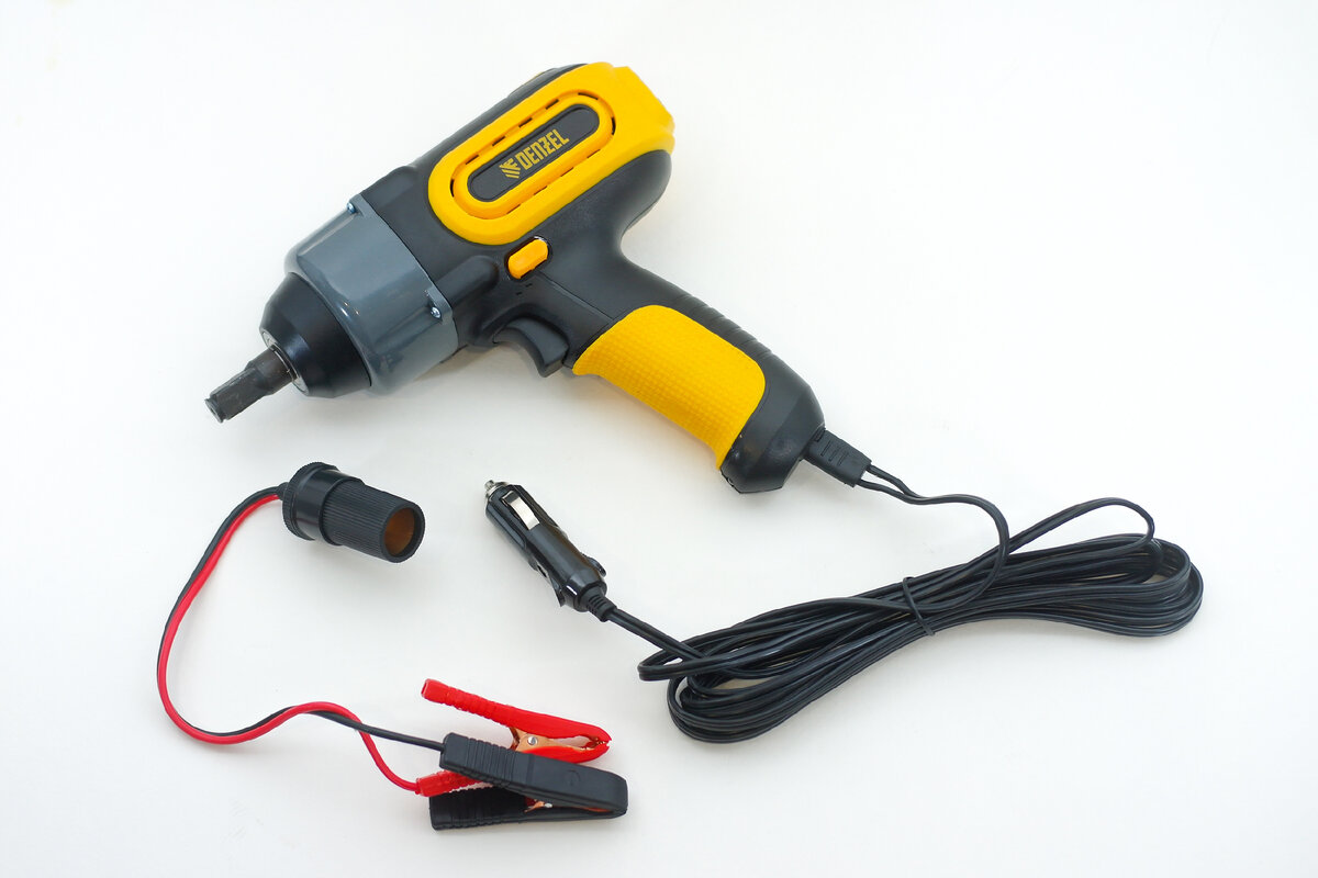 В сегодняшнем обзоре я познакомлю вас с чемоданчиком, который пригодится любому автомобилисту.-17-3