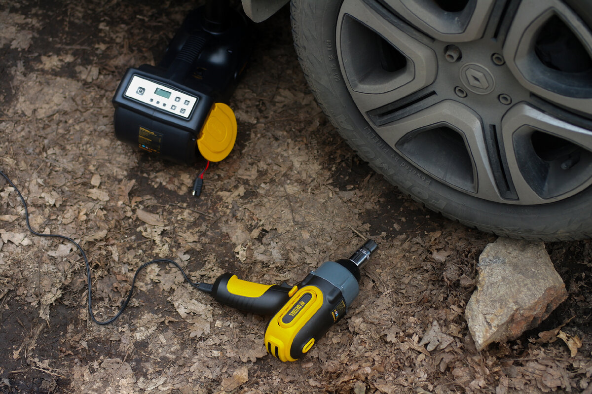 В сегодняшнем обзоре я познакомлю вас с чемоданчиком, который пригодится любому автомобилисту.-21