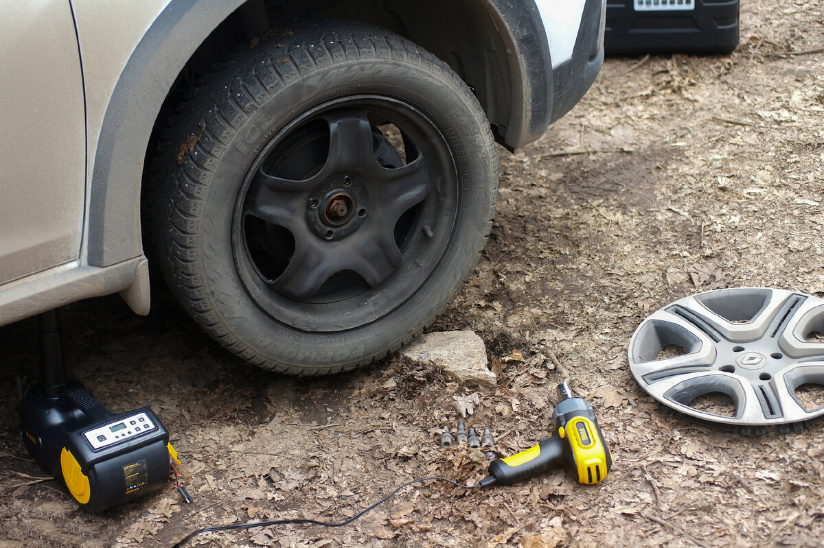 В сегодняшнем обзоре я познакомлю вас с чемоданчиком, который пригодится любому автомобилисту.-23