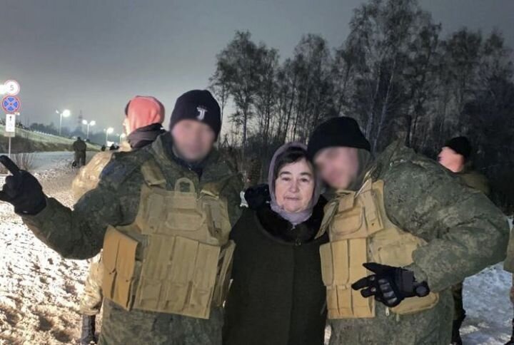 Силюза Галлямова с сыновьями./ ФОТО ИЗ СЕМЕЙНОГО АРХИВА ГАЛЛЯМОВЫХ. 