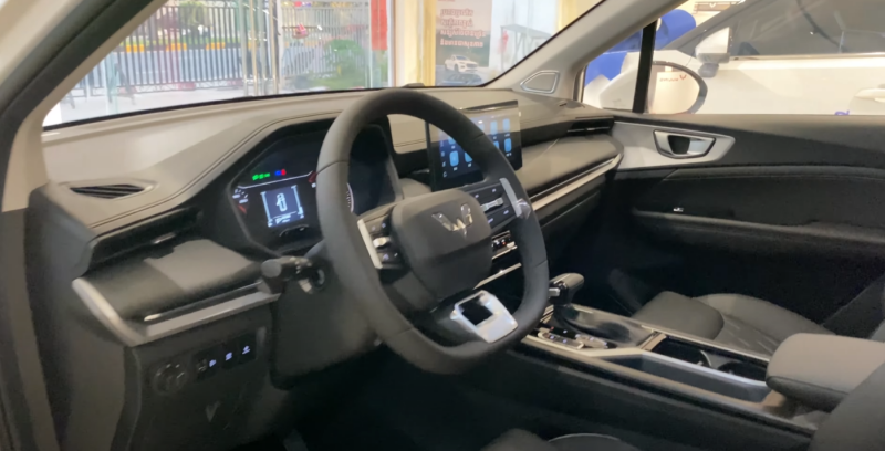 В России появились бюджетные семиместные минивэны Wuling | bibimot | Дзен