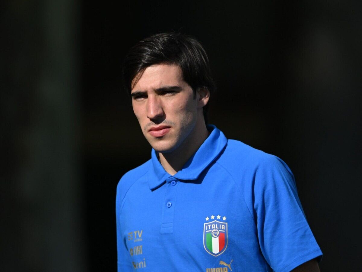    Полузащитник сборной Италии Сандро Тонали© Фото : Пресс-служба сборной Италии