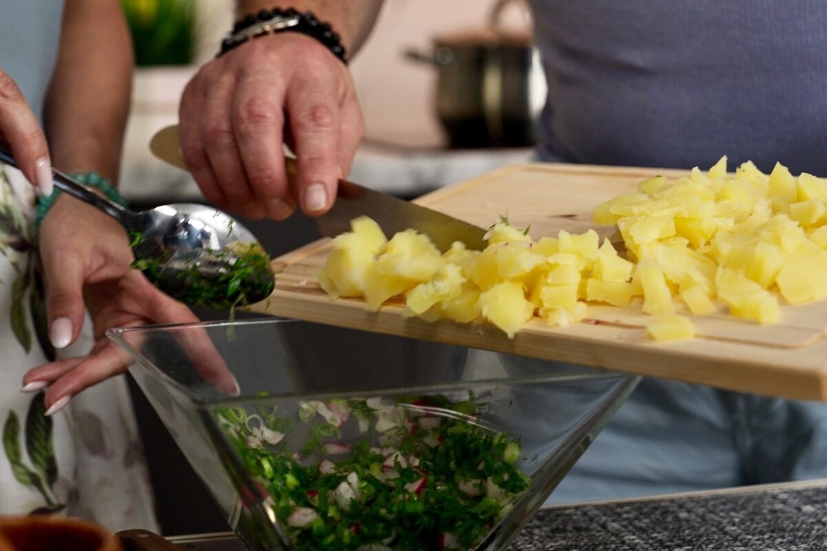 Сергей Белоголовцев отправляется в Саранск за рецептом самой вкусной окрошки!  | Телеканал «Кухня» | Дзен