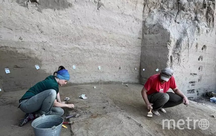    Археологии ИАЭТ СО РАН за работой.Е. Бочарова