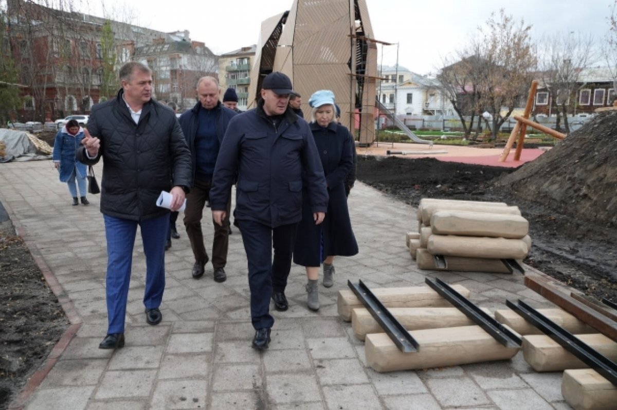    Мэр Красноярска Владислав Логинов проверил ход реконструкции Центрального парка.