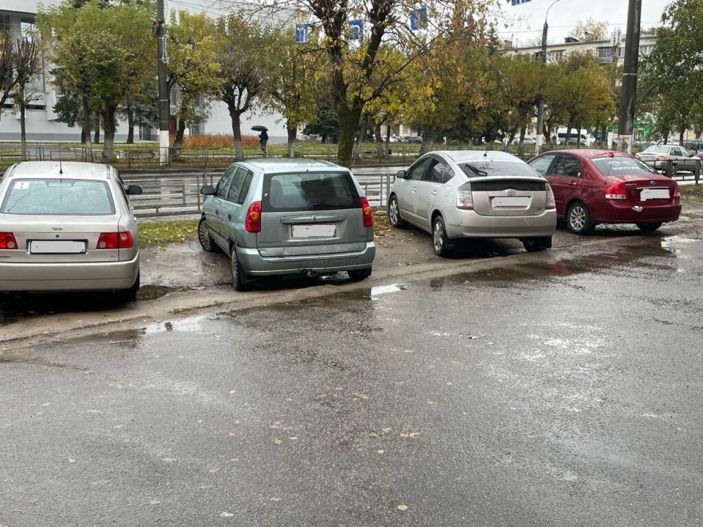 В Твери более 3,5 тысячи водителей нарушили правила парковки и получили штрафы