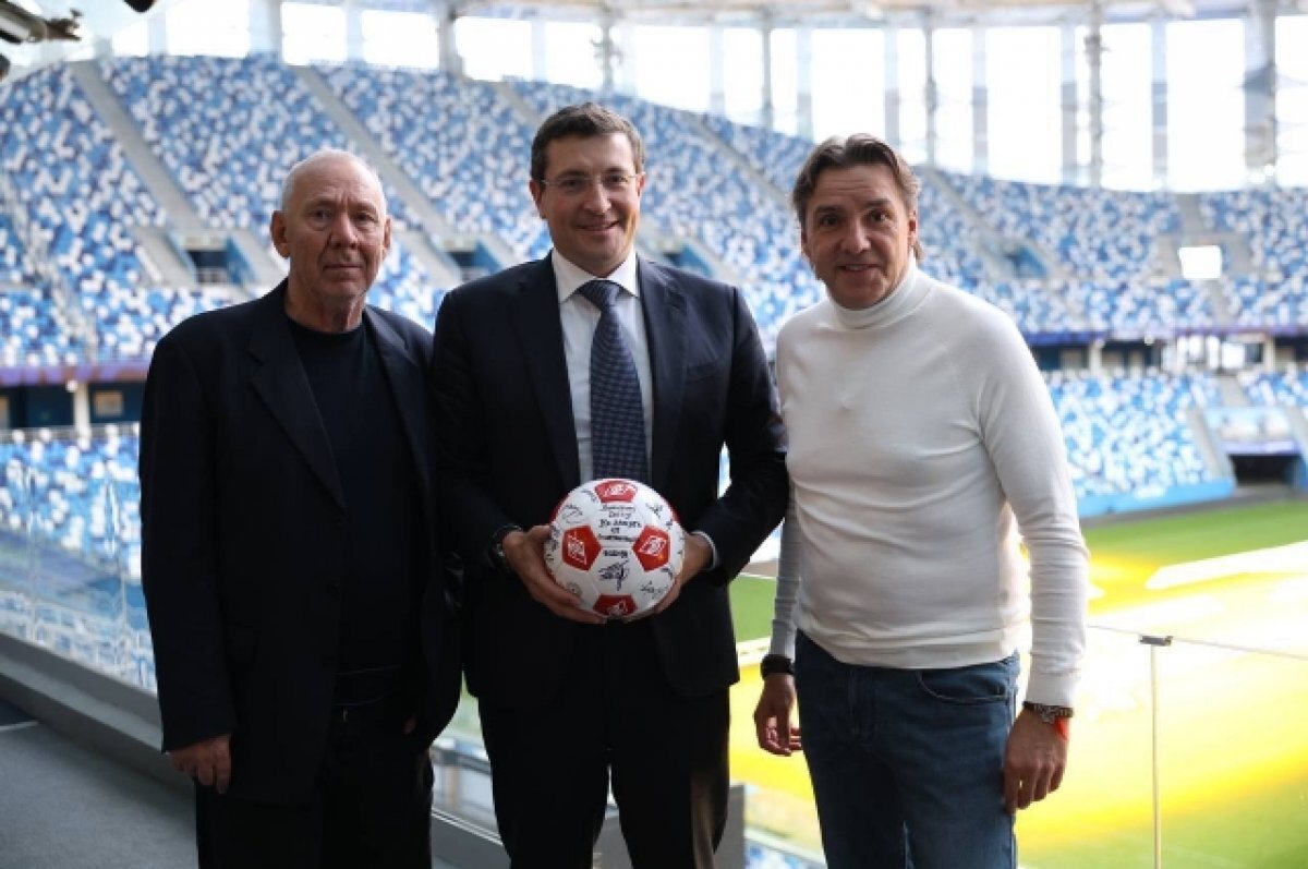    Губернатор Никитин встретился с легендой футбола с Олегом Романцевым