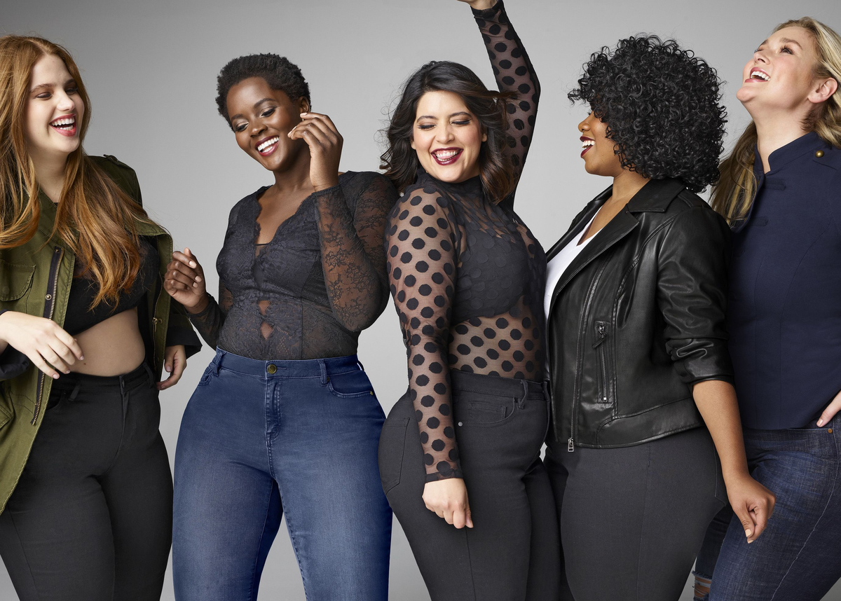 Что значит категория одежды plus size. Много полных женщин. Стильная одежда плюс сайз. Российские бренды плюс сайз. Divno одежда женская.