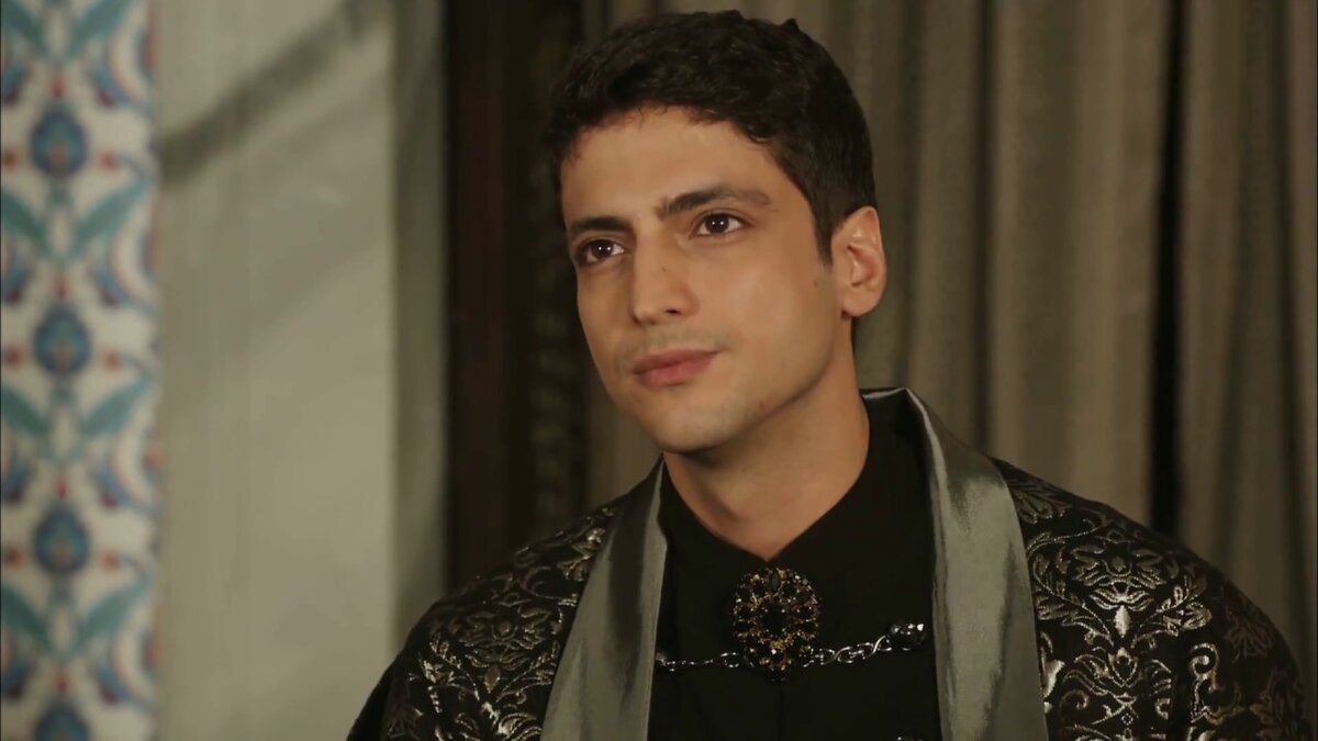 господин Осман, живет в Греции