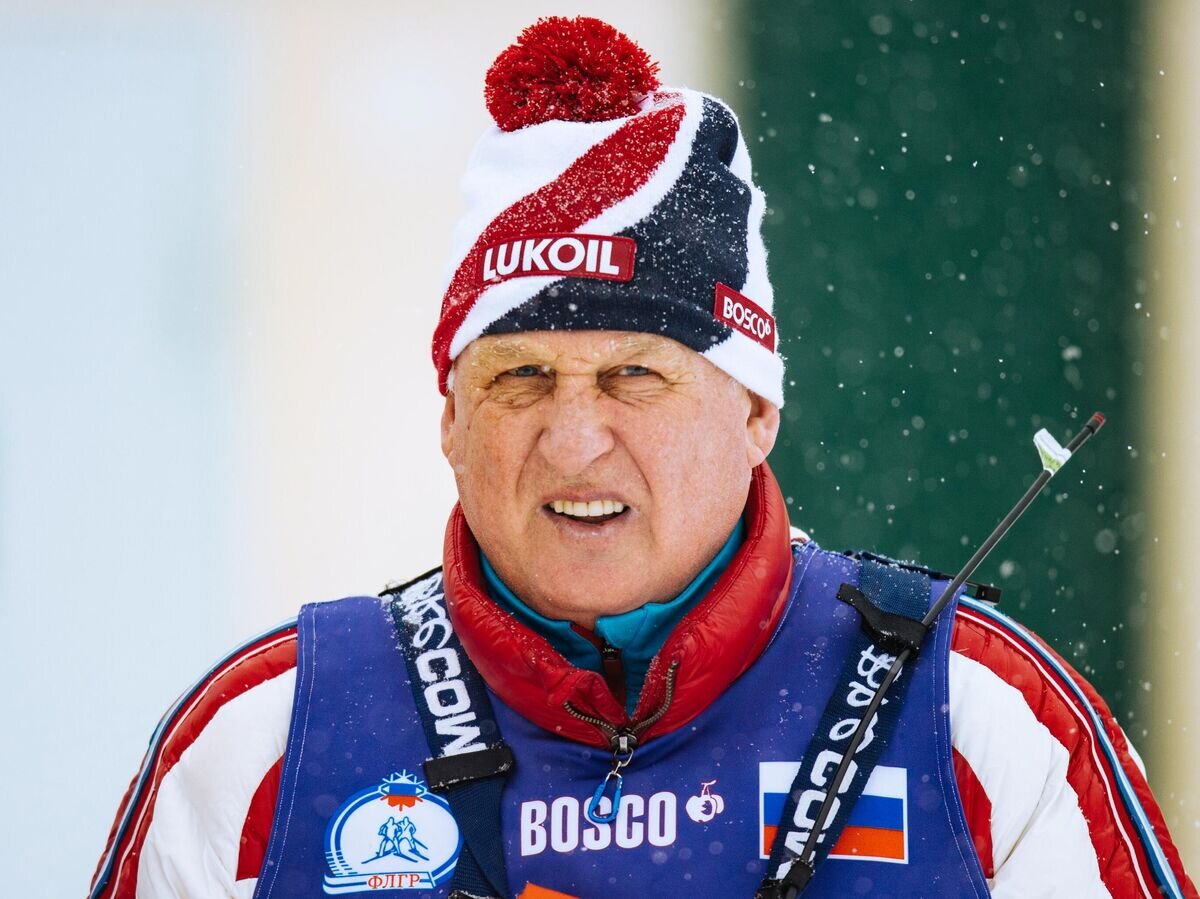    Тренер сборной России по лыжному спорту Юрий Бородавко на III этапе Кубка России по лыжным гонкам в Хакасии.© РИА Новости / Роман Кручинин