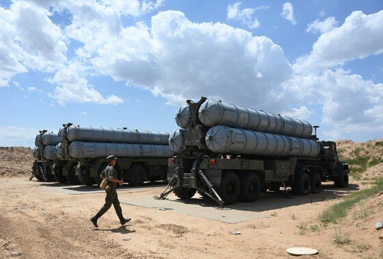    Расчеты зенитных ракетных комплексов (ЗРК) С-300