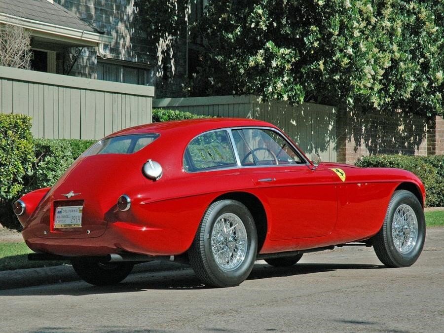 Ferrari-212 сзади. Источник фото: auto.vercity.ru