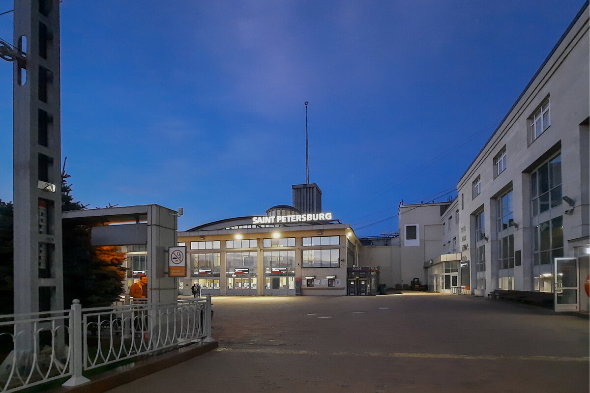 Санкт-Петербург Финляндский вокзал со стороны платформ