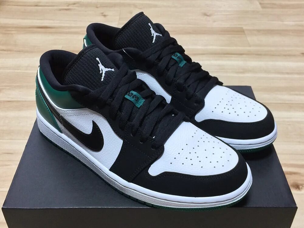 Jordan 1 low оригинал. Nike Air Jordan 1 Low Green. Nike Air Jordan 1 Low зеленые. Nike Air Jordan 1 Low Black White.