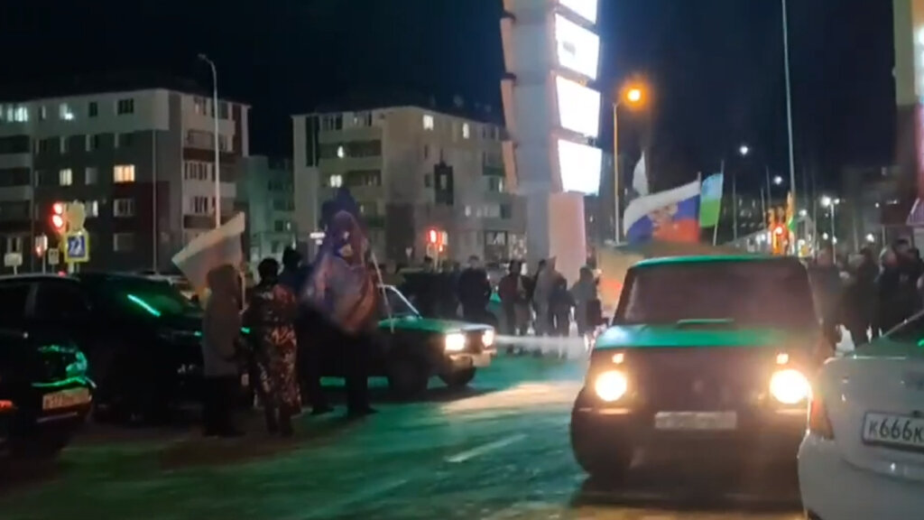    В Белоярском районе торжественно проводили в зону СВО земляков-контрактников