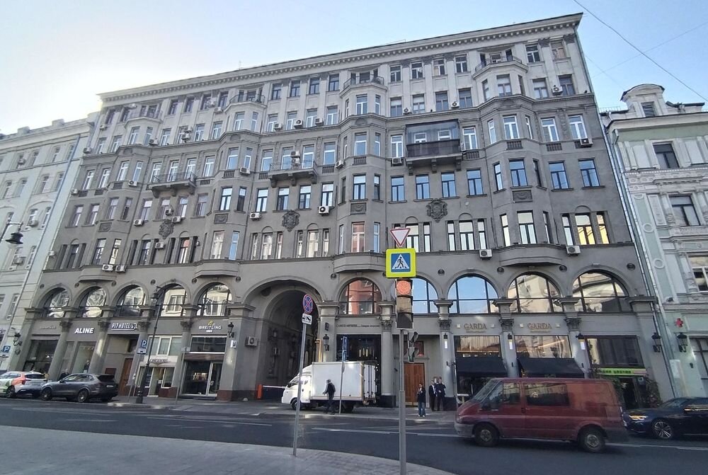 Петровка, 17с1, фотография автора