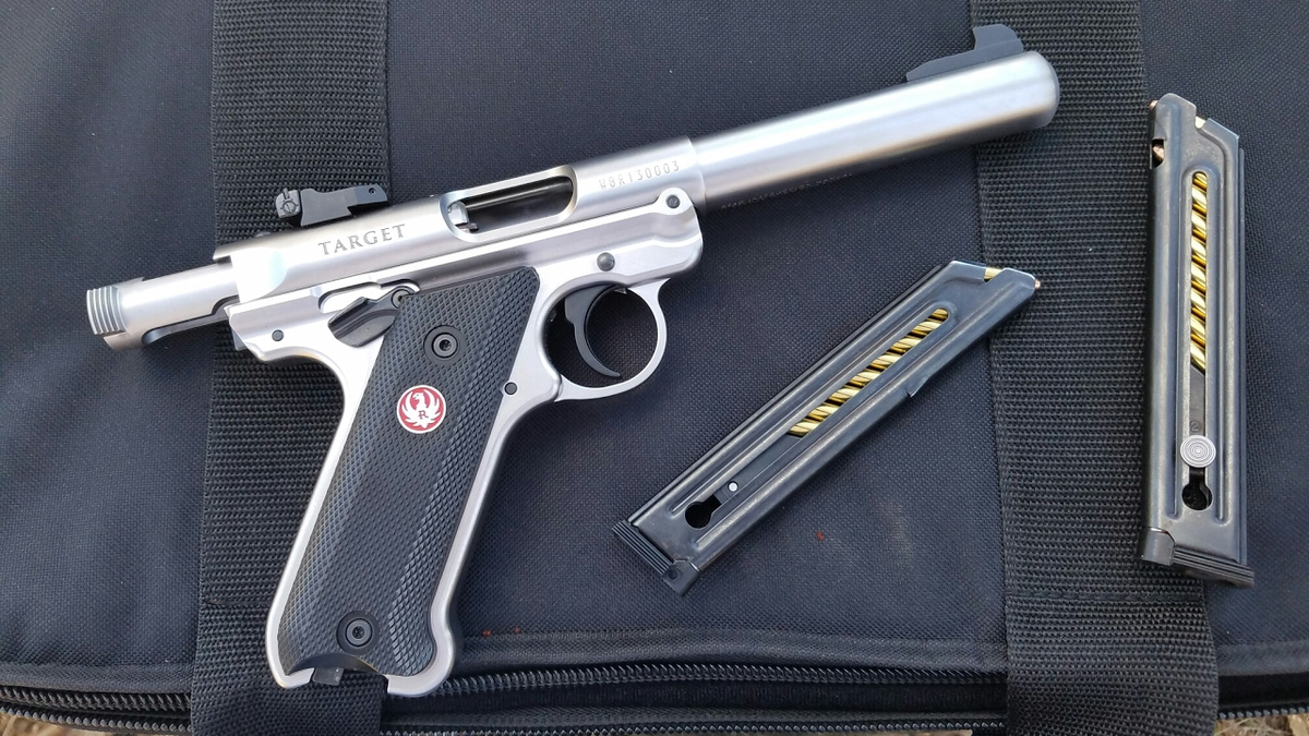 Марка пистолета 4. Ruger mark iv 22/45 lite с 4,4. Марка пистолета 4. Ruger mark 4 22lr. Марка пистолета 4.
