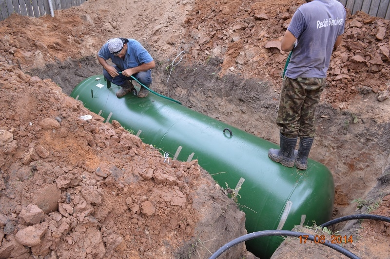 Заправить газгольдер. Заправка газгольдера. Газгольдеры на заправках наземные. Газгольдеры опорожнить. Подтопление газгольдера.