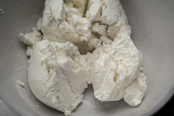 Сыр курт — рецепт который вы легко сможете приготовить, используя всего два ингредиента и несколько дней ожидания.-7