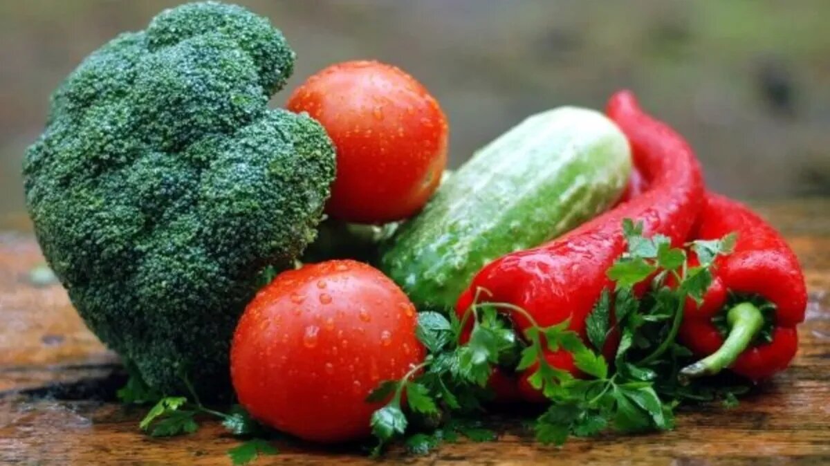 Из минимального количества компонентов получается яркое, полезное и вкусное блюдо. Фото: