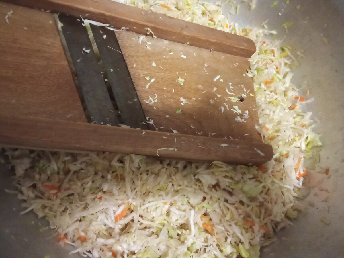 На такой тёрке шинкую капусту, получается быстро