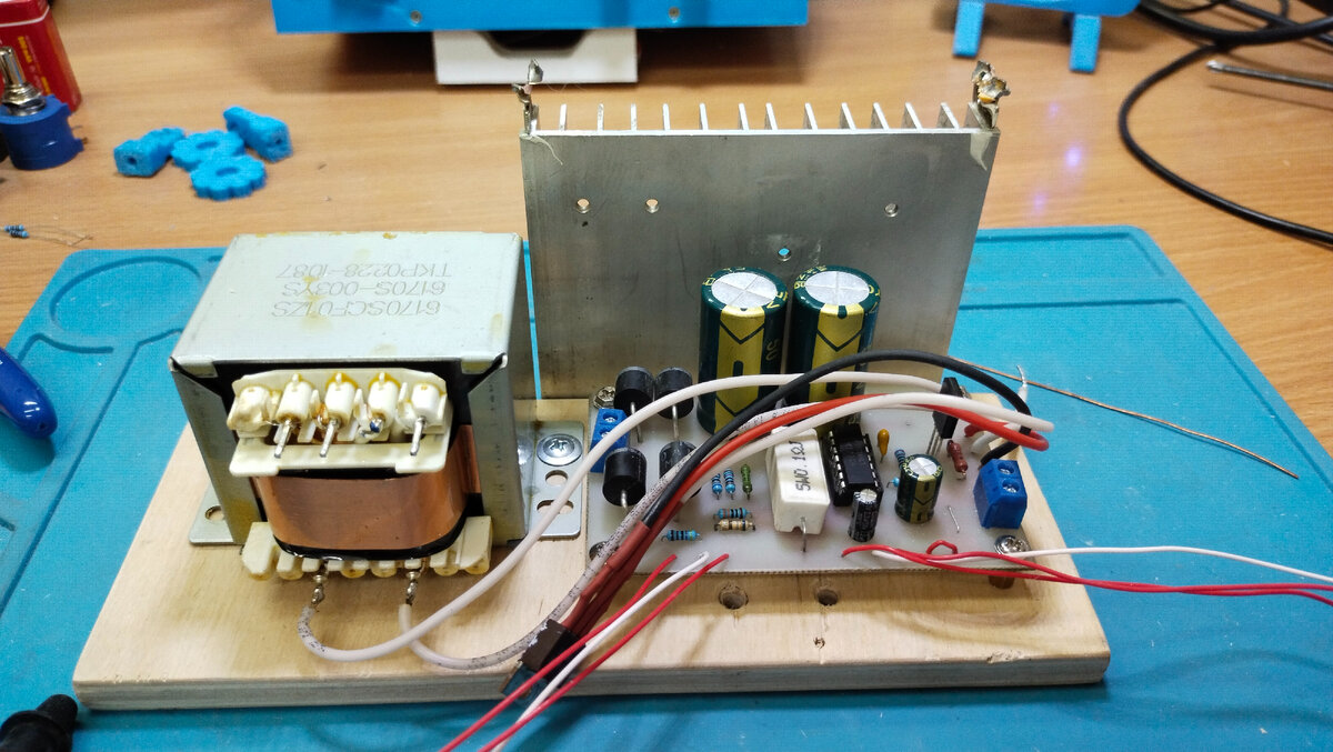 Вид со стороны лицевой панели