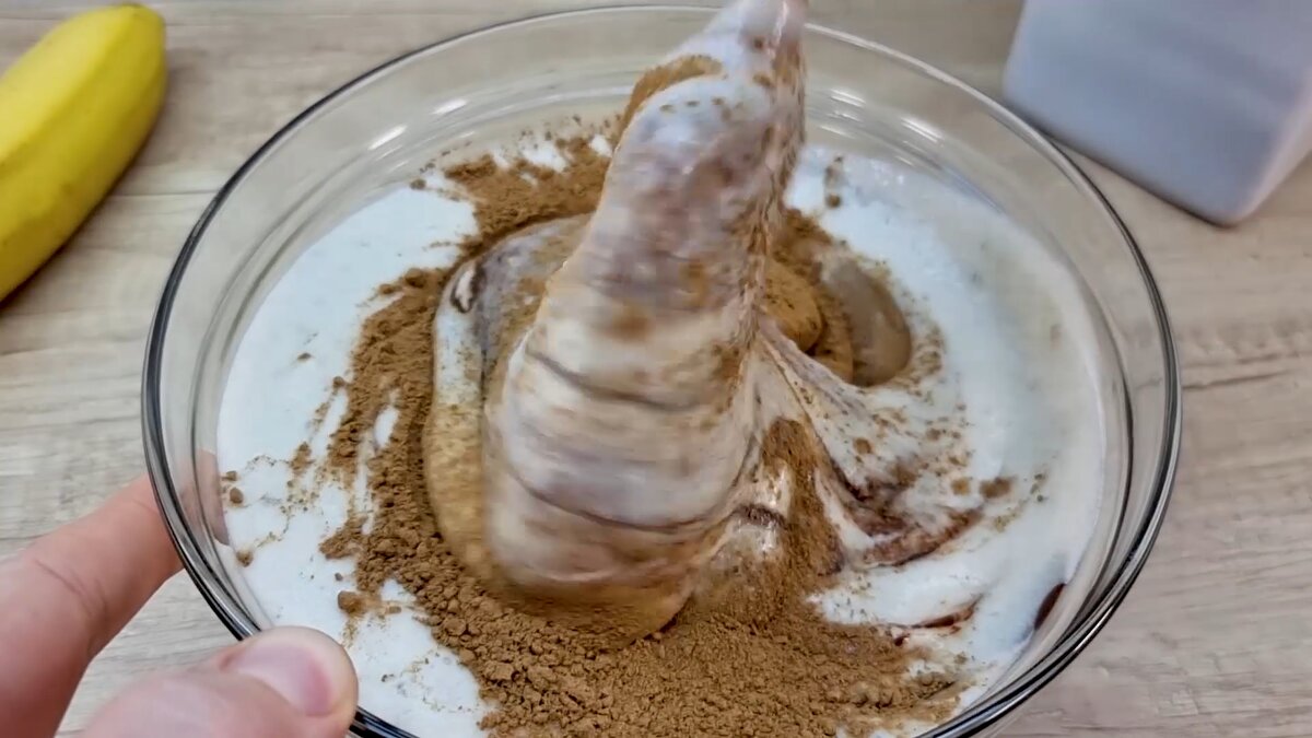 Бананы это вкусный способ утолить голод между завтраком и обедом. А еще банан - источник серотонина, который повышает настроение.  Также бананы – прекрасный источник калия, что питает сердечную мышцу.-6