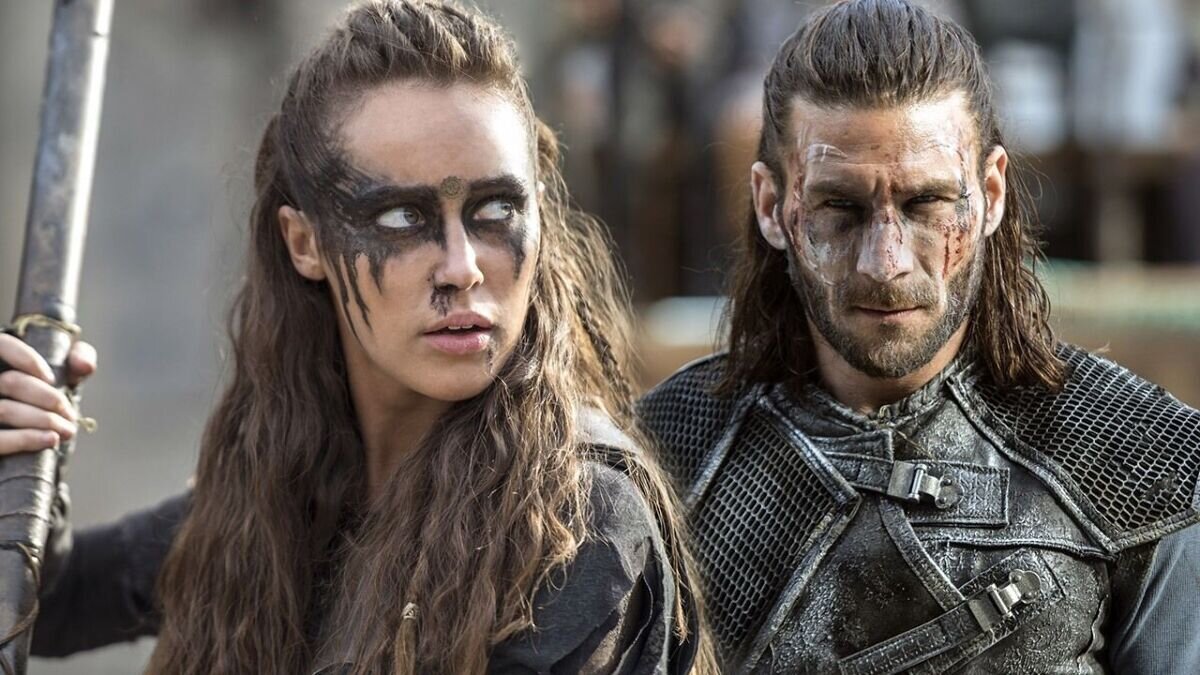 кадр из сериала сотня