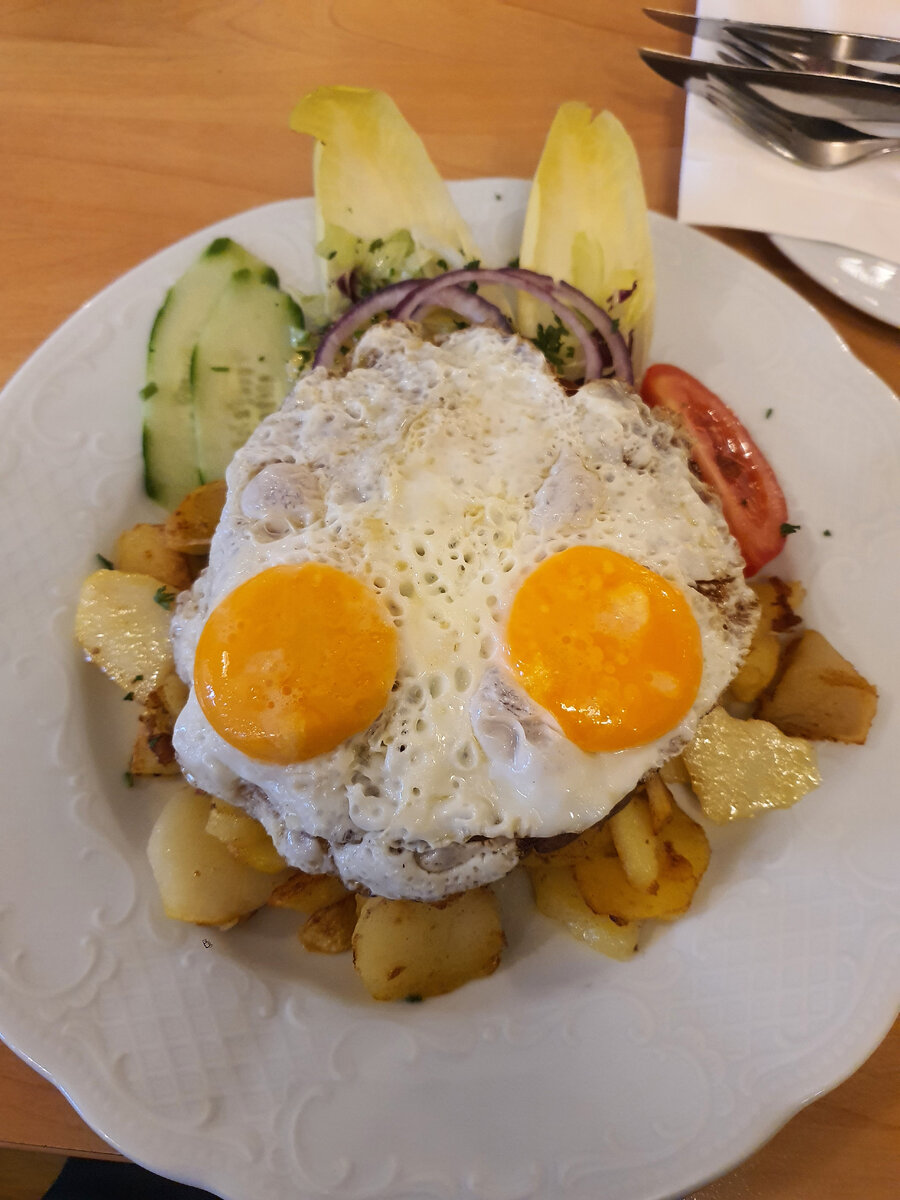 "Их едят - они глядят..."