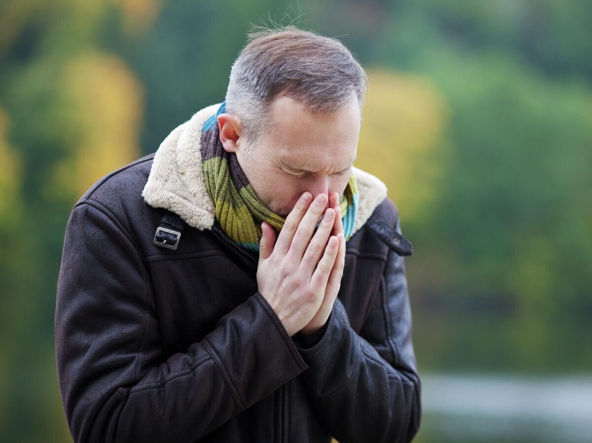    Простуженный мужчина© Depositphotos.com / racorn