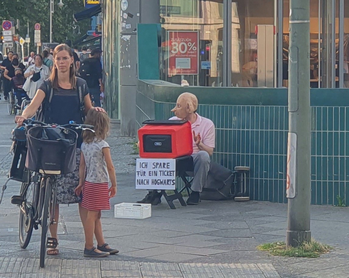 "Собираю на билет до Хогвартса"