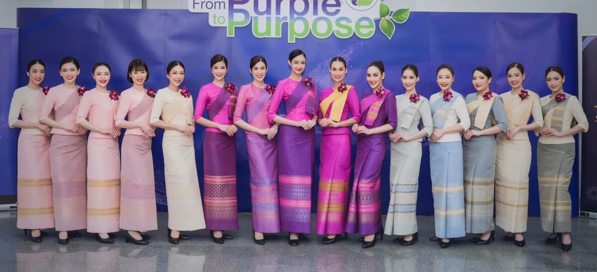 Тайская авиакомпания переоденет стюардесс в форму из переработанных бутылок
