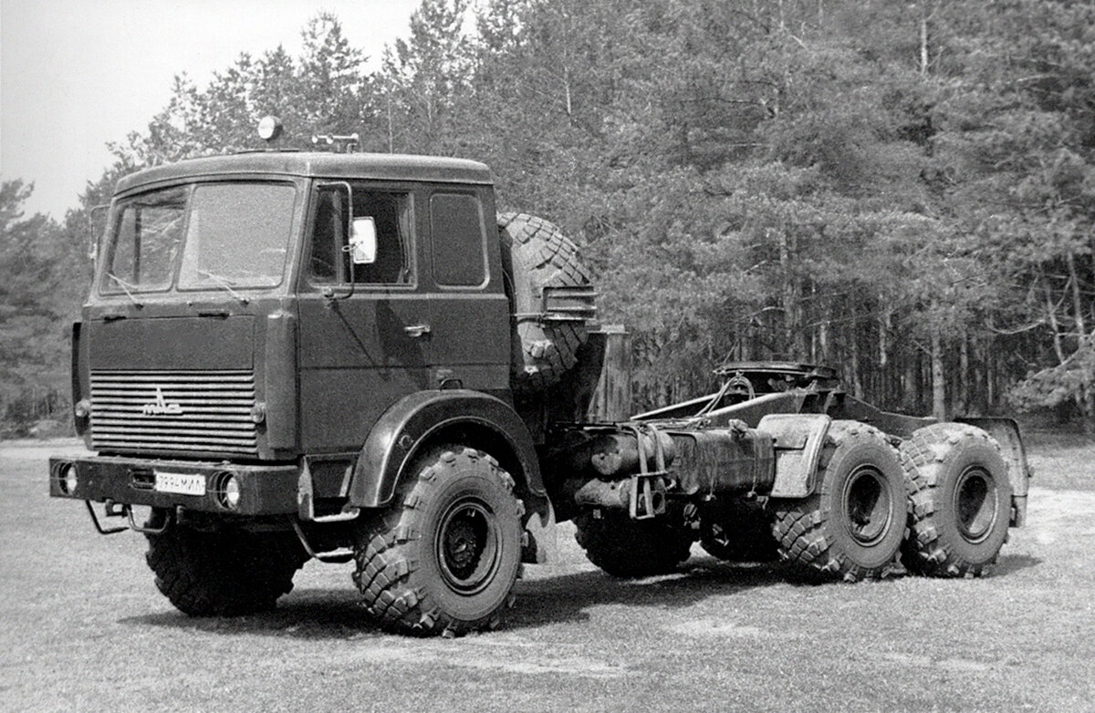 Седельный тягач МАЗ-6425