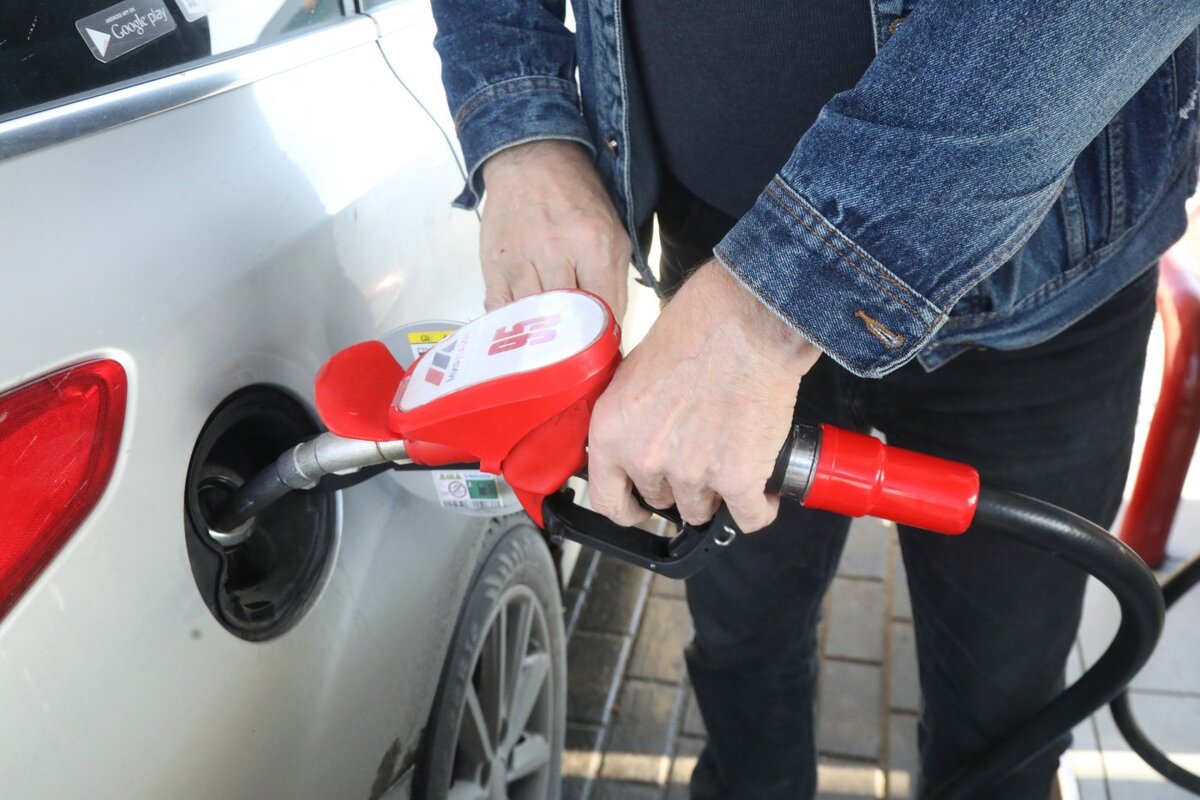    По предварительному сговору…