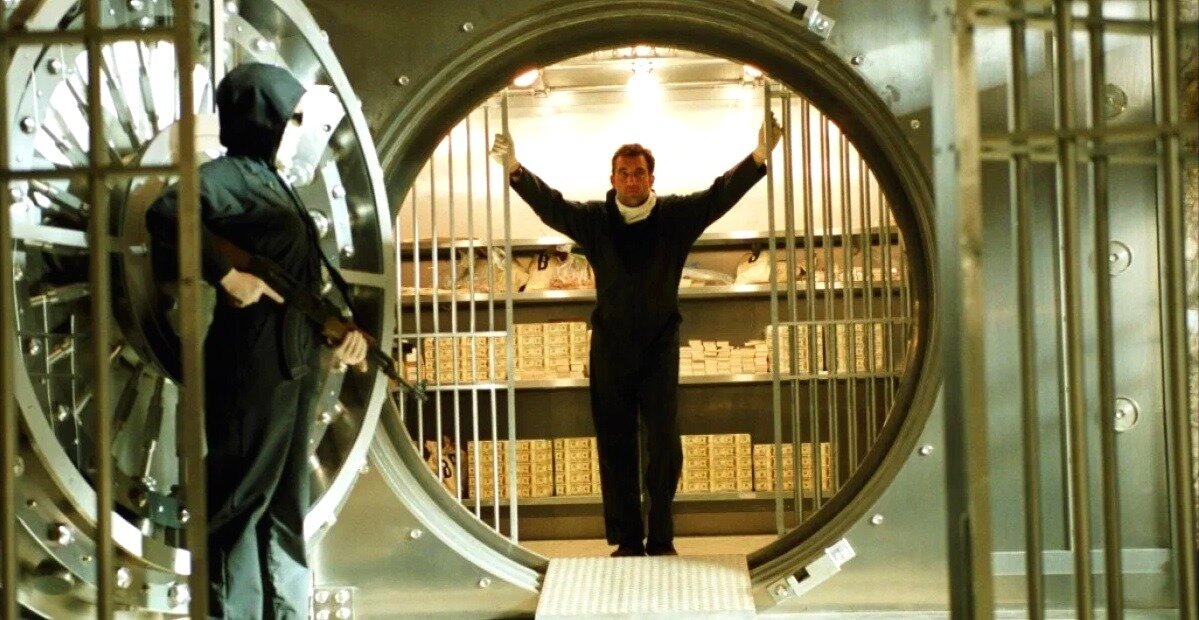 Кстати, уже два года, как минули после сериала "История Лизи", а от Клайва Оуэна нет ни ответа, ни привета. Впрочем, теперь на сей счет принято говорить "Ну спасибо, что хоть не трудоголик".  