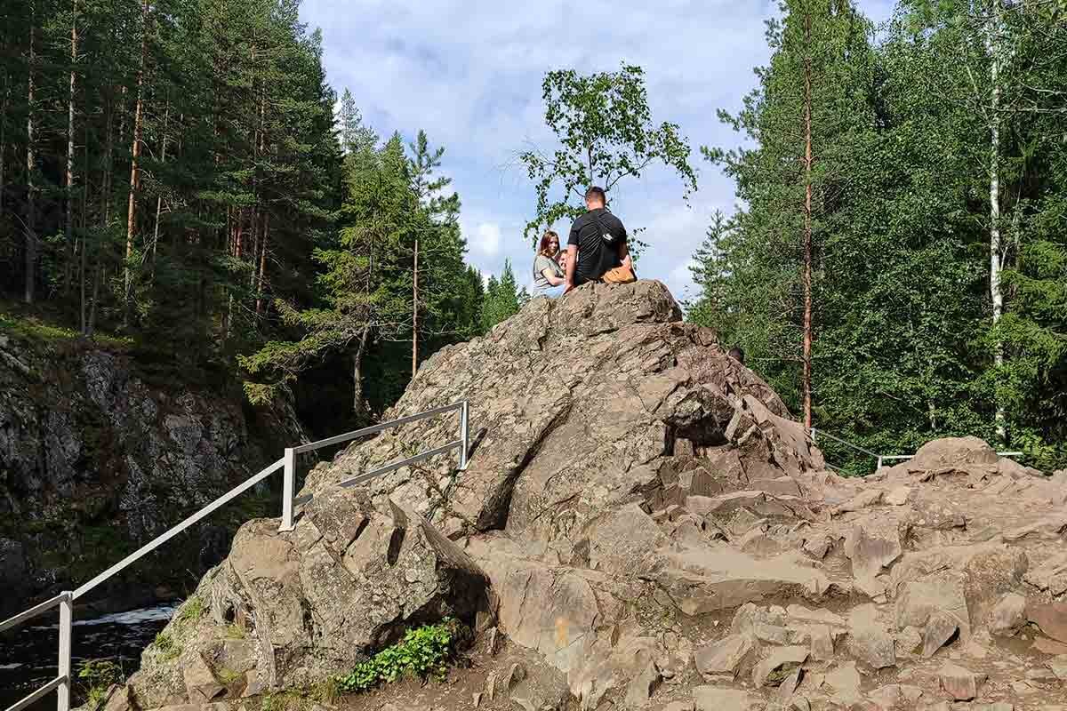 Окрестности у Кивача мне понравились даже больше самого водопада