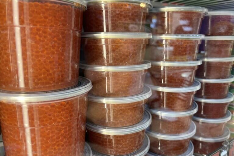    Москва, Оренбург, Омск. В 50 регионах страны выявлена продажа «левой» красной икры Белов Михаил Александрович