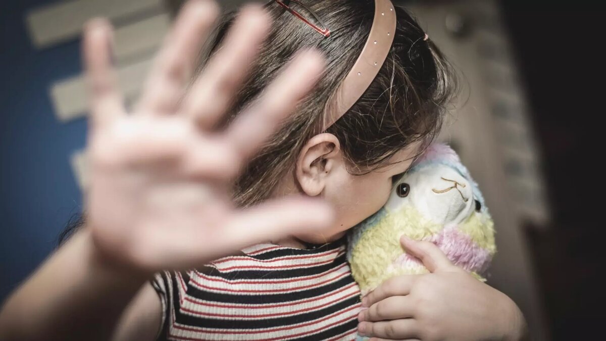     Глава Следственного комитета России Александр Бастрыкин поручил волгоградским коллегам доложить ему о расследовании жестокого избиения ребенка-инвалида мачехой, сообщает пресс-служба СКР.