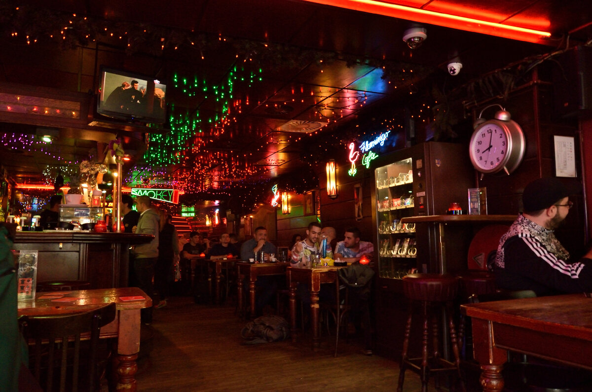 https://get.pxhere.com/photo/night-restaurant-bar-nightclub-19834.jpg